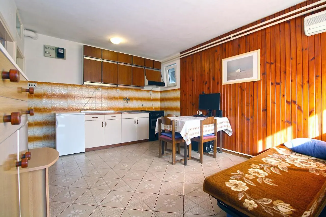Apartments Valerija 847 Pula 0*,