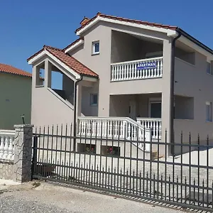 Rose Apartment